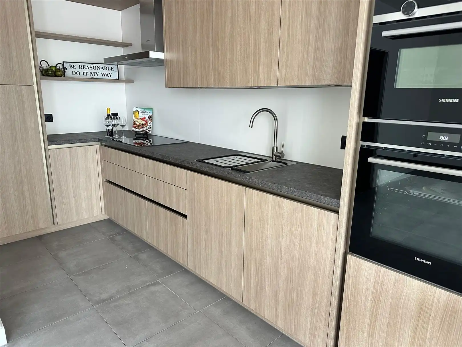 TE HUUR: Duplex-appartement met 2 slaapkamers te Genk! foto 4