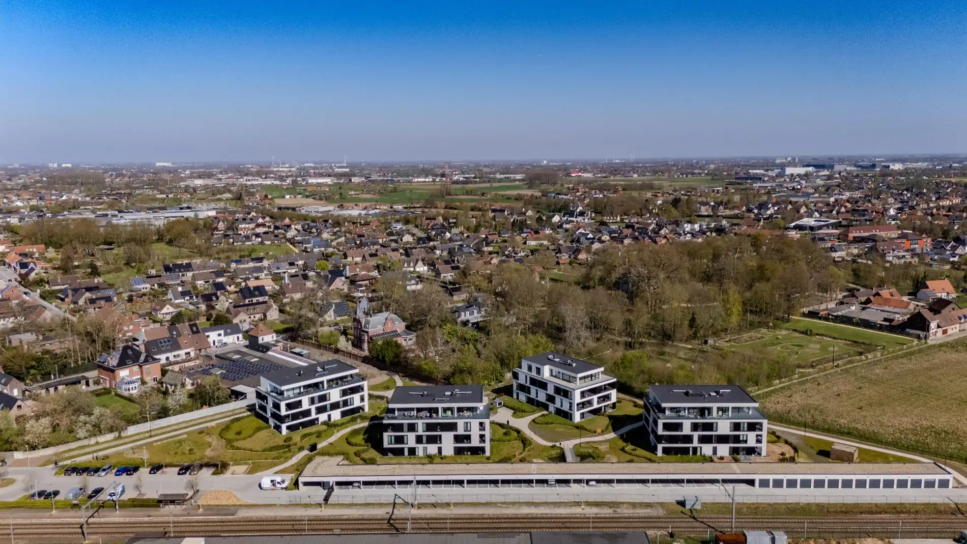 Carports te koop aan het station van Vichte! foto 2