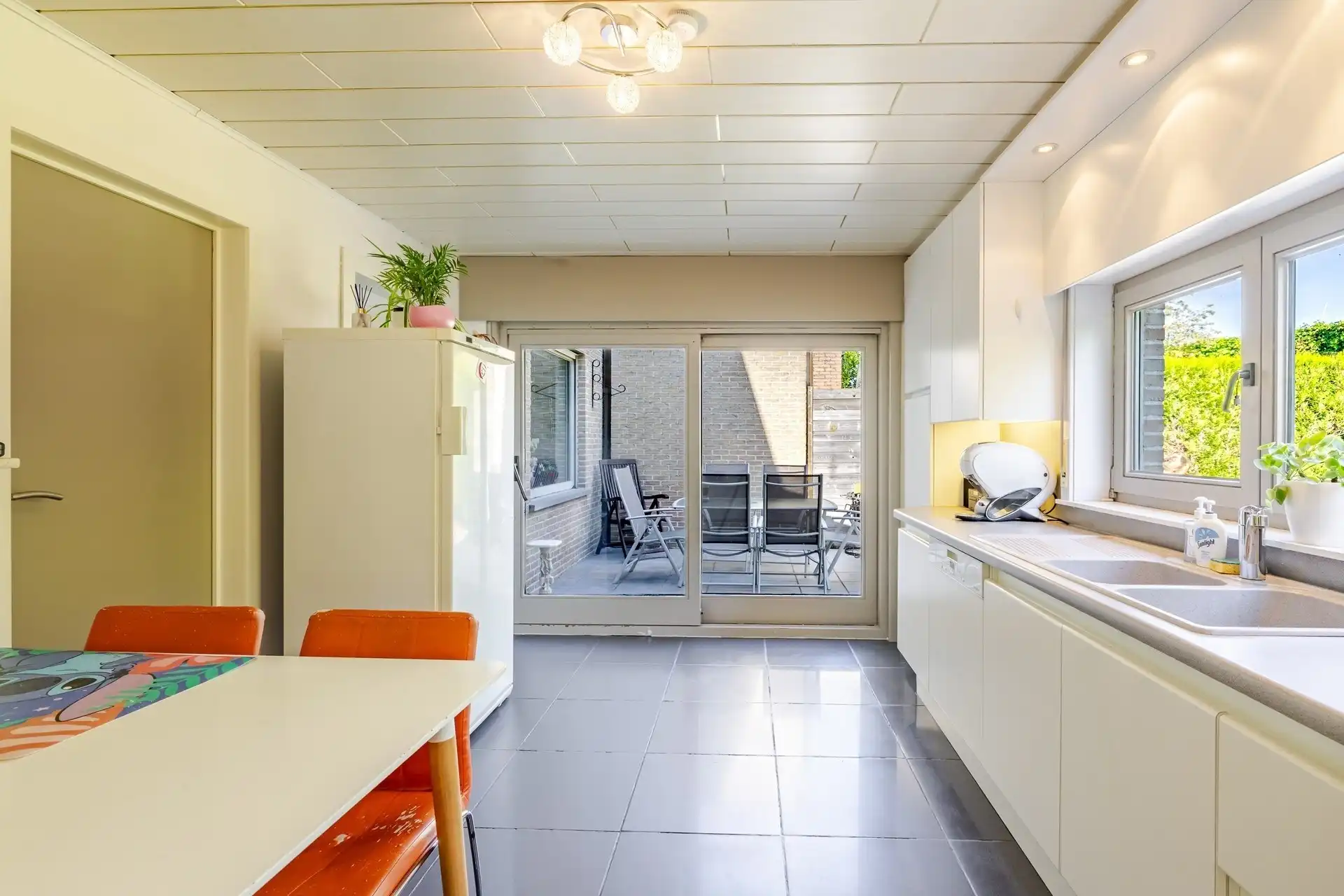 Prachtige instapklare woning met 4 slaapkamers en tuin! foto 11