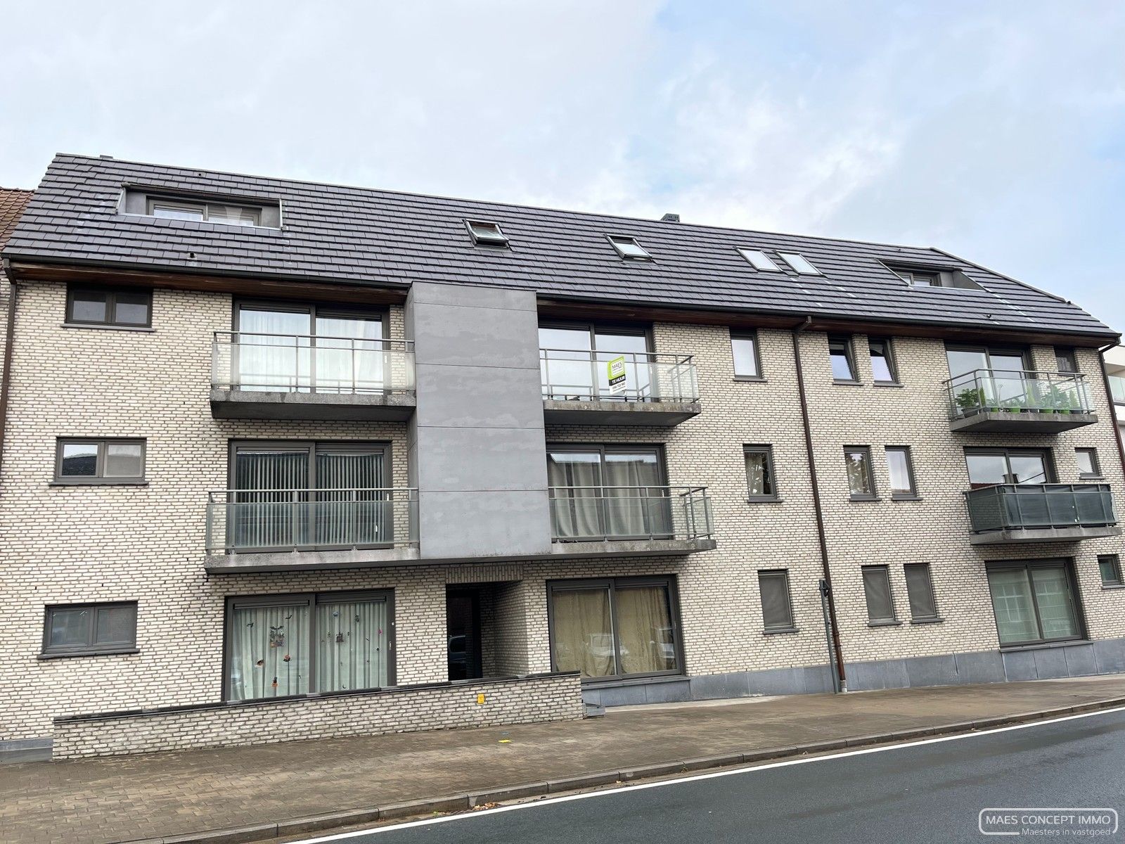 Praktisch appartement met 2 slaapkamers en garage te huur in Tiegem foto 10