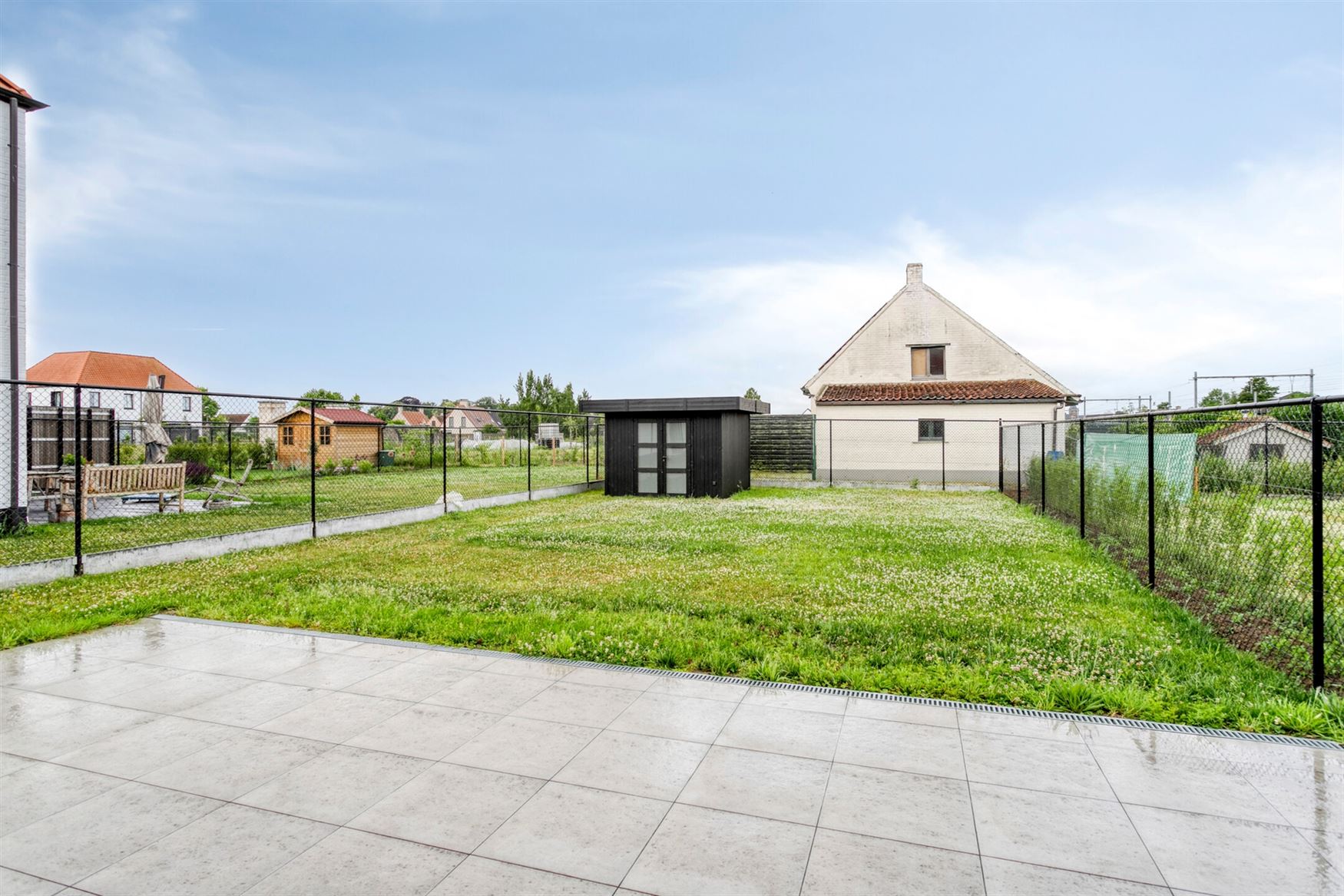 Nieuwbouwwoning in een jonge wijk foto 16