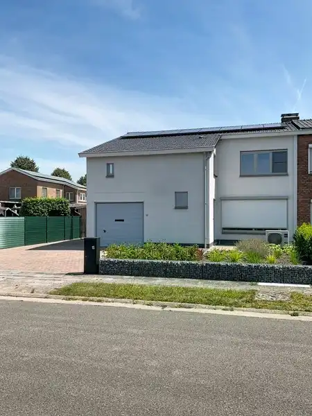 GERENOVEERDE WONING TE HUUR foto {{pictureIndex}}