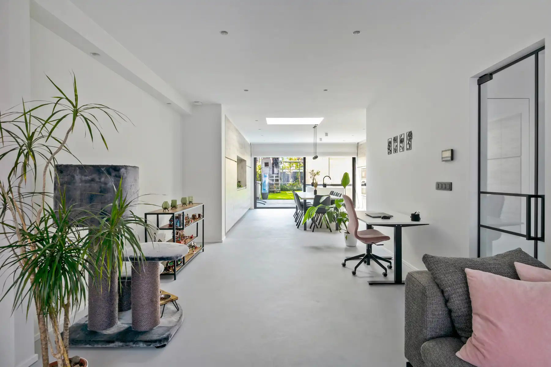 3 slaapkamers, een leuke westgeoriënteerde tuin en een EPC A foto 2