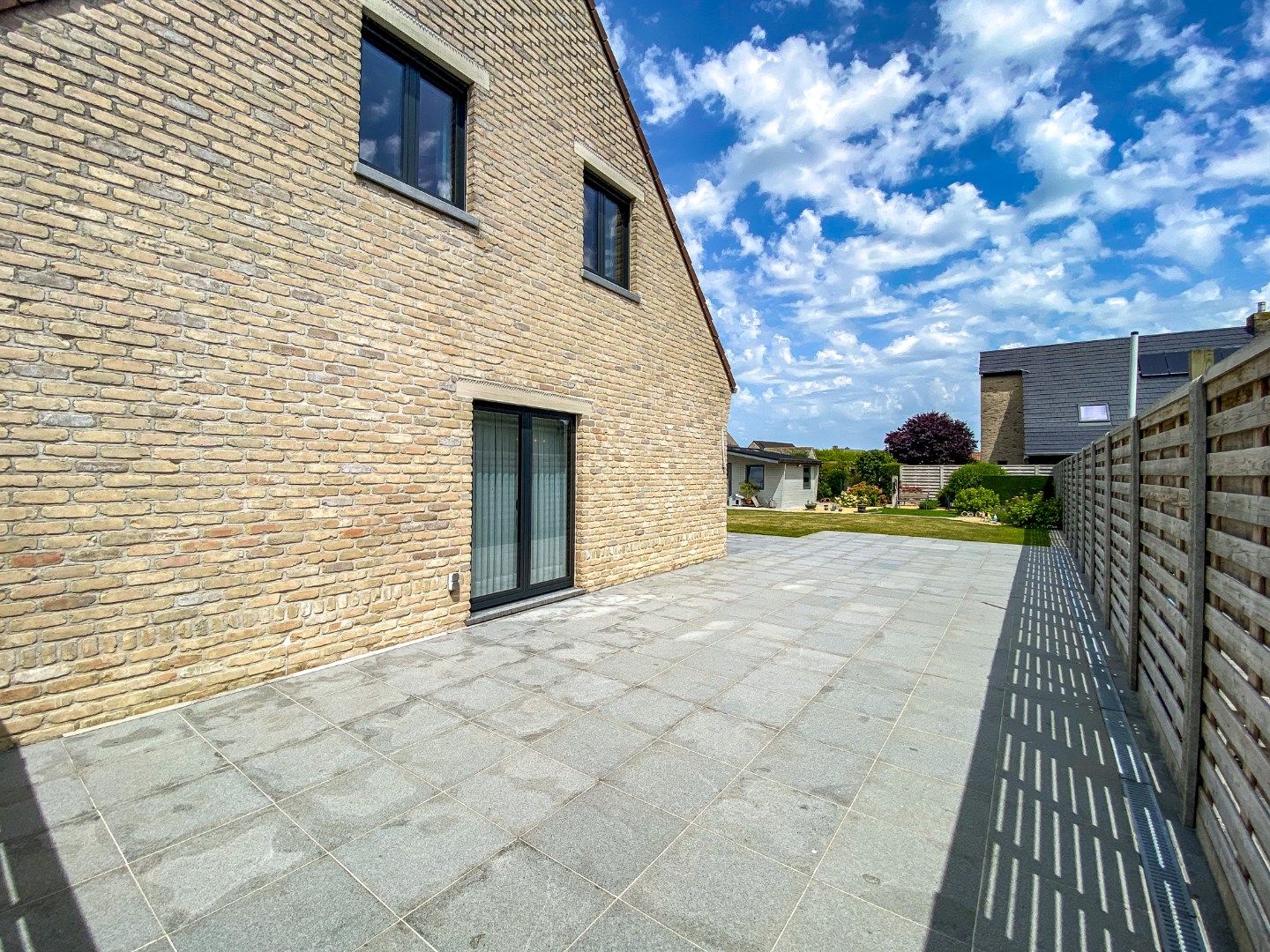 Uiterst goed onderhouden villa op 720m², gelegen in doodlopende straat te Veurne.  foto 22