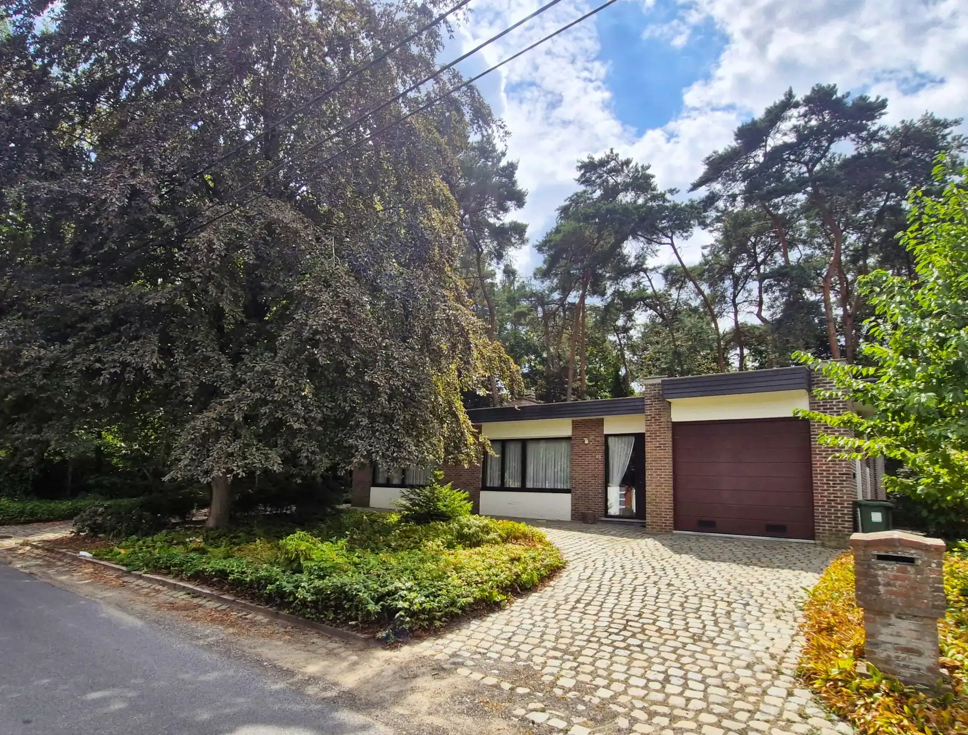Hoofdfoto van de publicatie: Bungalow te koop