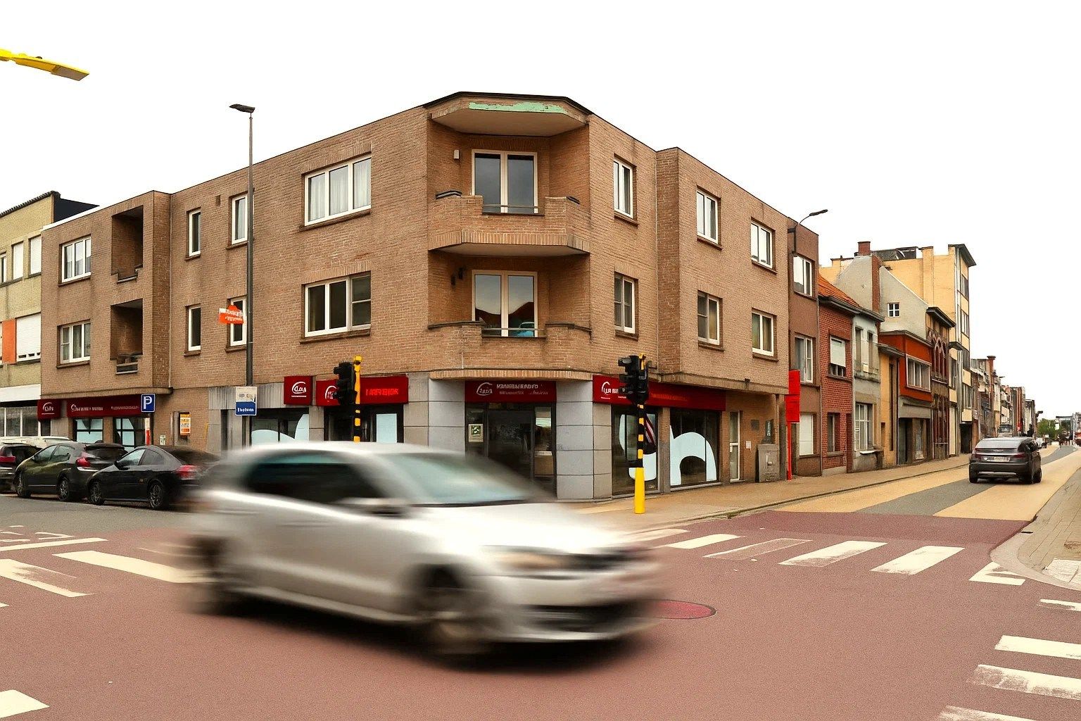Appartement met garage in Sint-Niklaas  foto {{pictureIndex}}