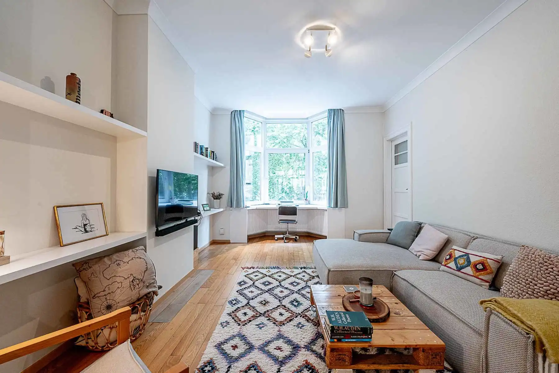 Charmant gerenoveerd appartement in hart van de Dansaertwijk foto 5