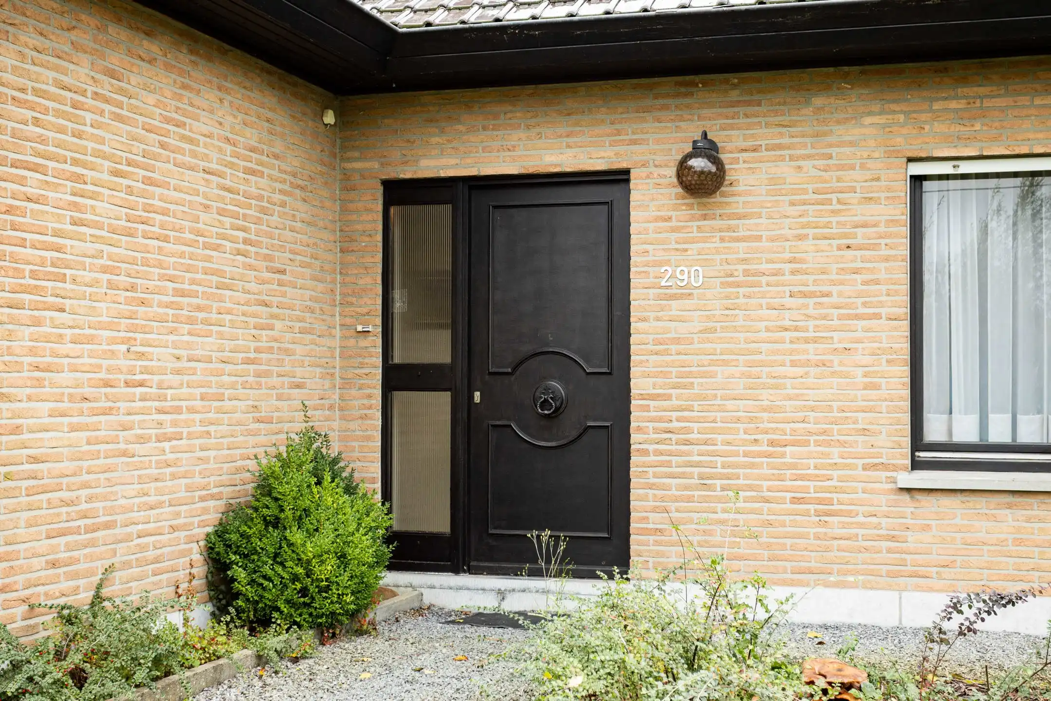 Solide gelijkvloerse woning op een heel goede locatie! foto 6