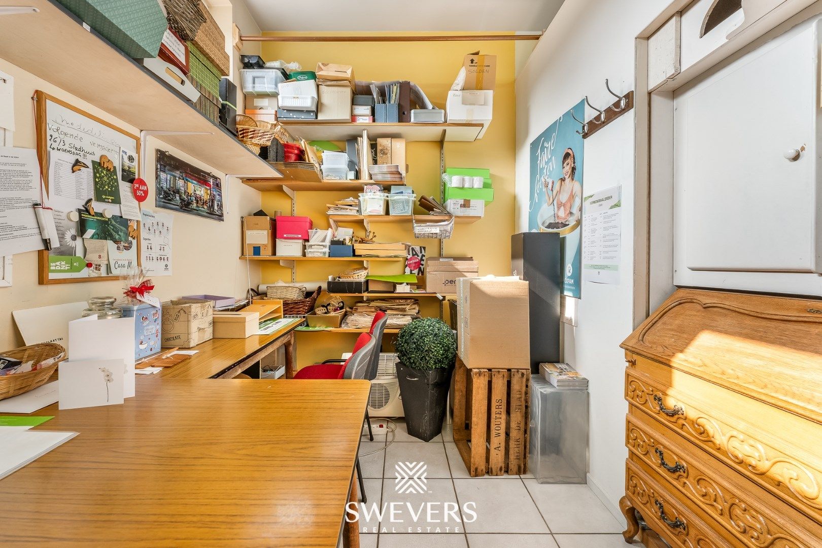 Commercieel pand met garage in centrum Beringen foto 8