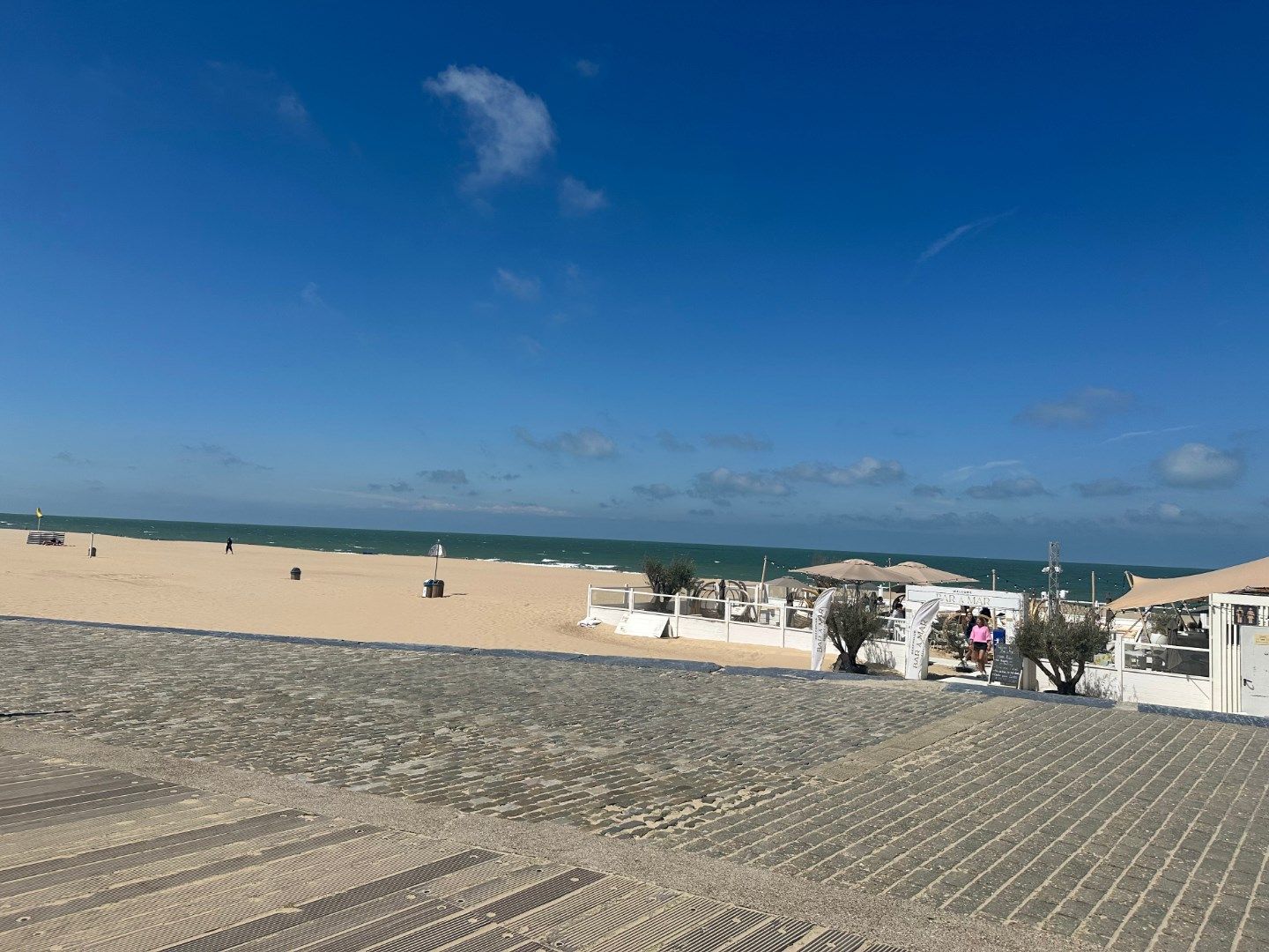 Leuk appartement met 1 slaapkamer en frontaal zeezicht in residentie Balmoral, Oostende  foto 7