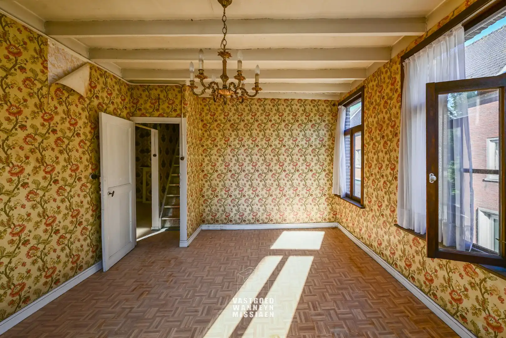 Casco woning met kantoorfunctie, ruime garage en een knusse binnenkoer foto 18
