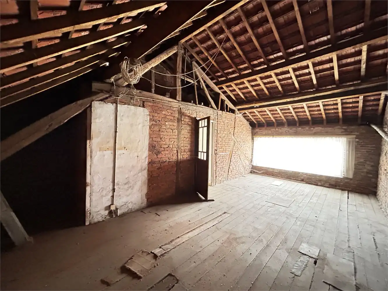 Te renoveren handelshuis met woonst foto 36