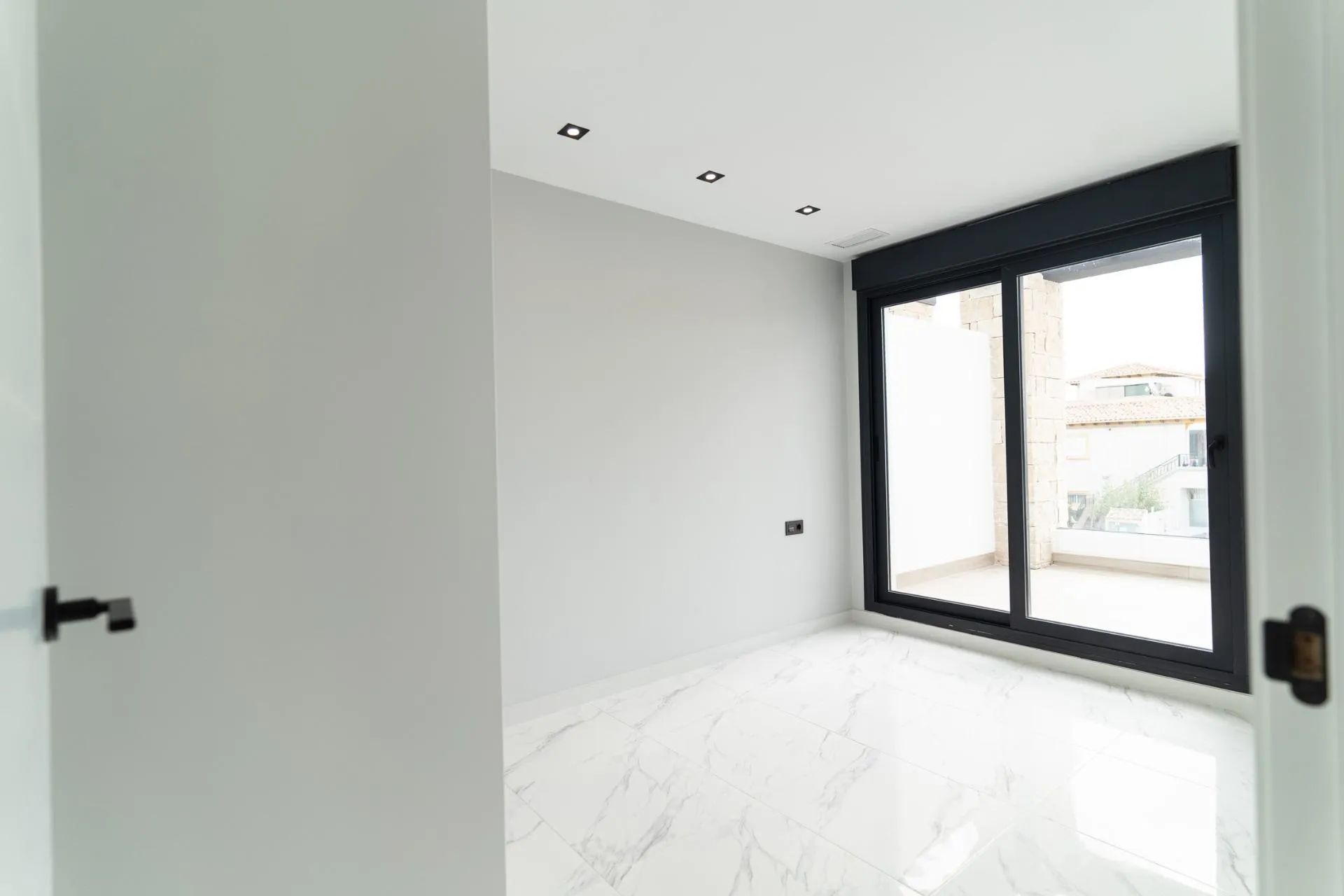Beleef ultieme luxe aan de Costa Blanca: exclusieve villa’s met solarium en privézwembad – jouw Mediterrane paradijs foto 12