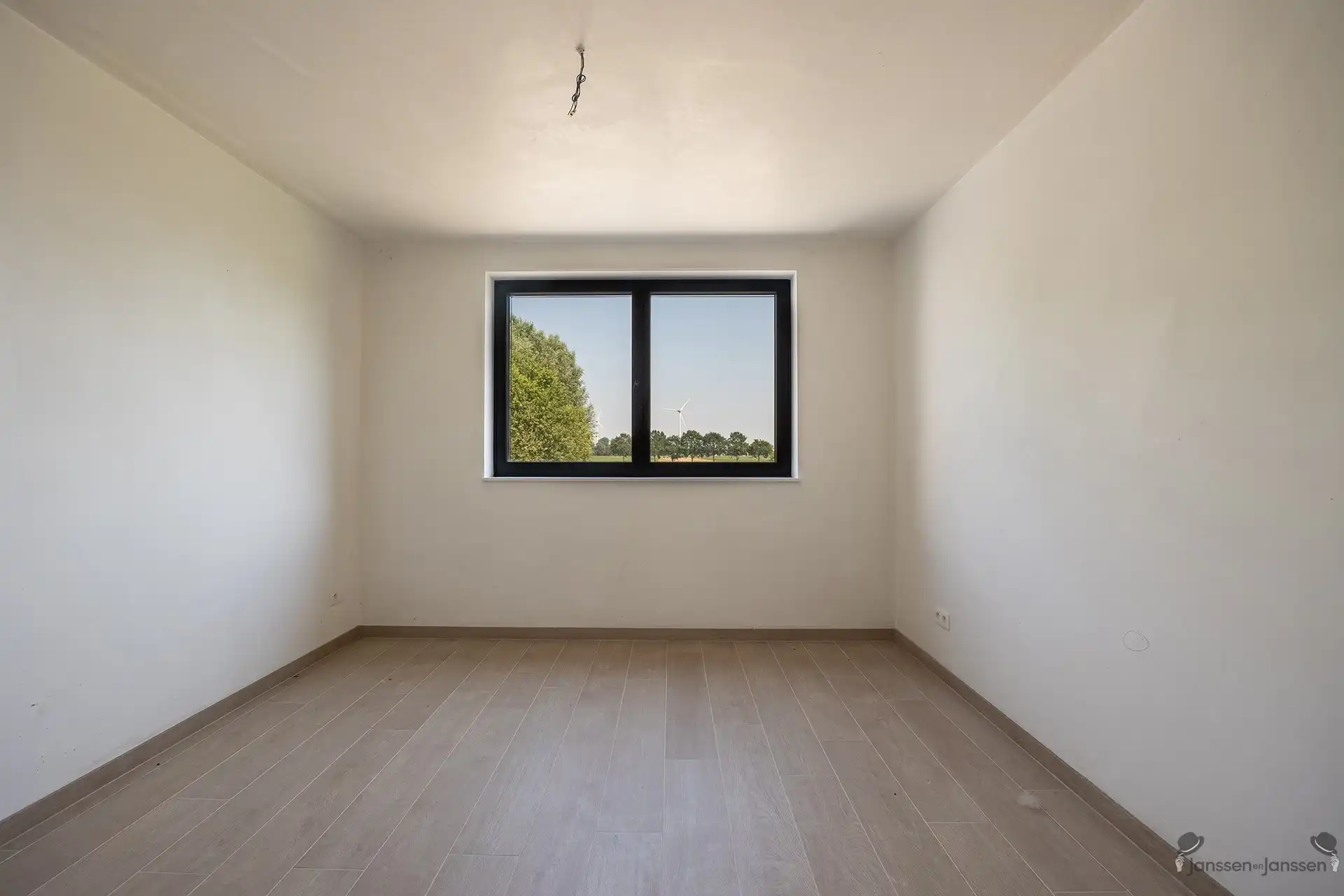 Nieuwbouwwoning met 3 slpk & tuin foto 10