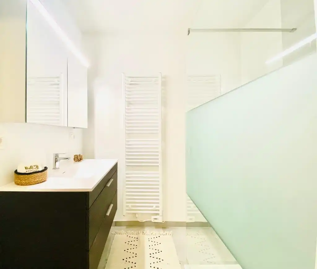 Appartement met 1 slaapkamer, terras met tuin en autostaanplaats foto 7