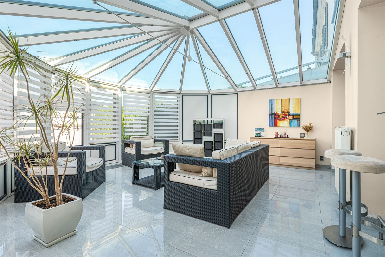 Volledig instapklare woning met bijgebouw foto 5