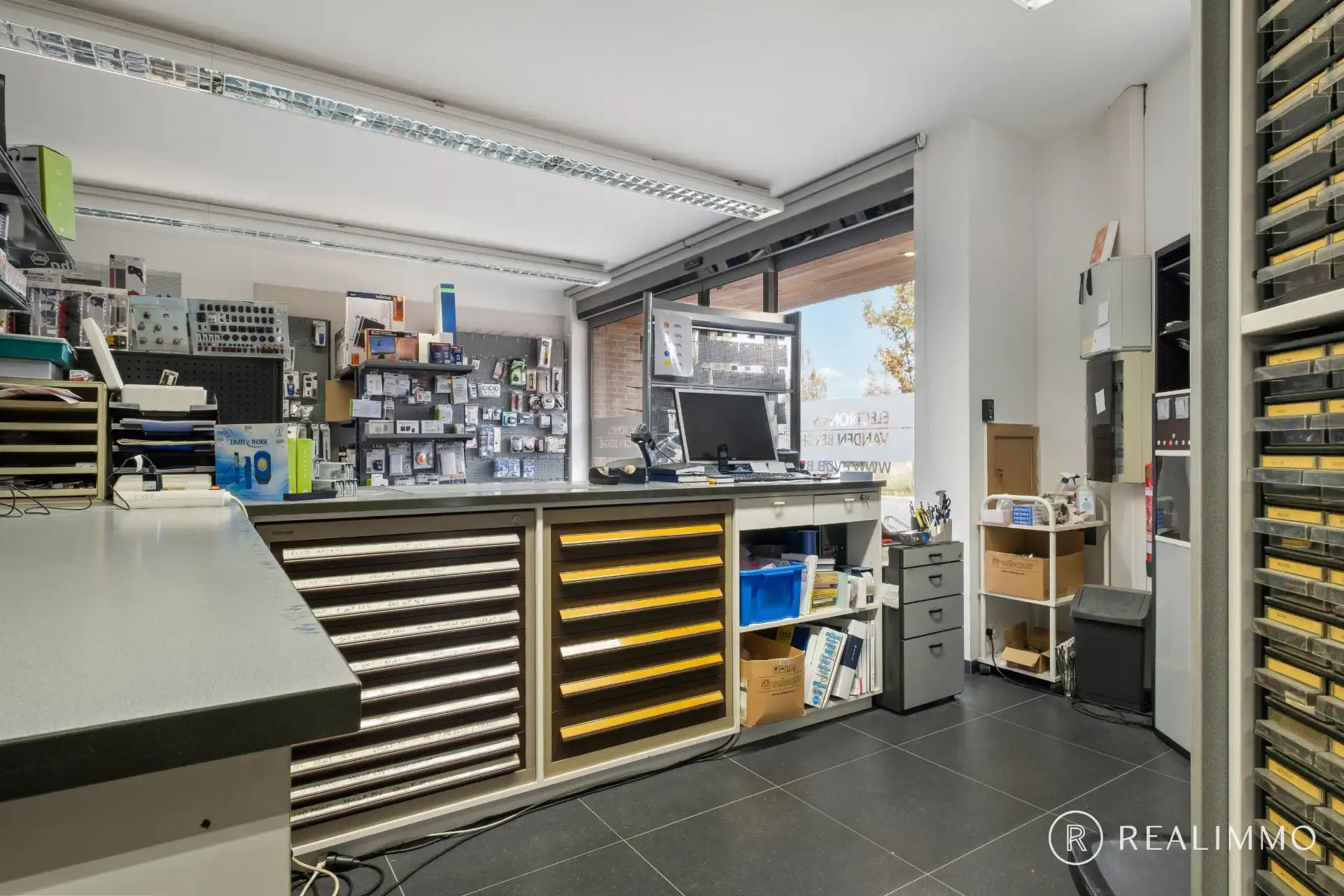 Handelsruimte in centrum Waregem foto 4