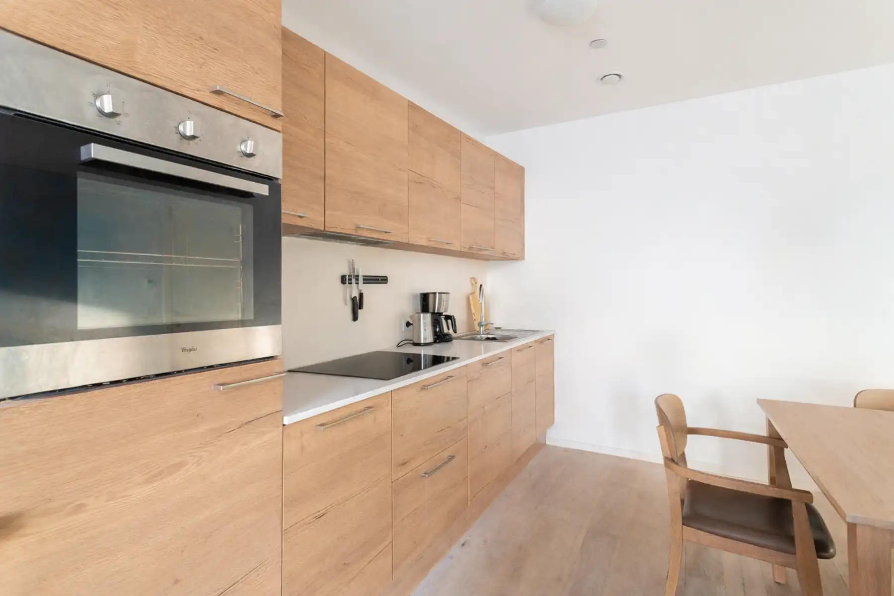 Bemeubeld 2-slpk appartement met terras op het Nieuw-Zuid foto 3