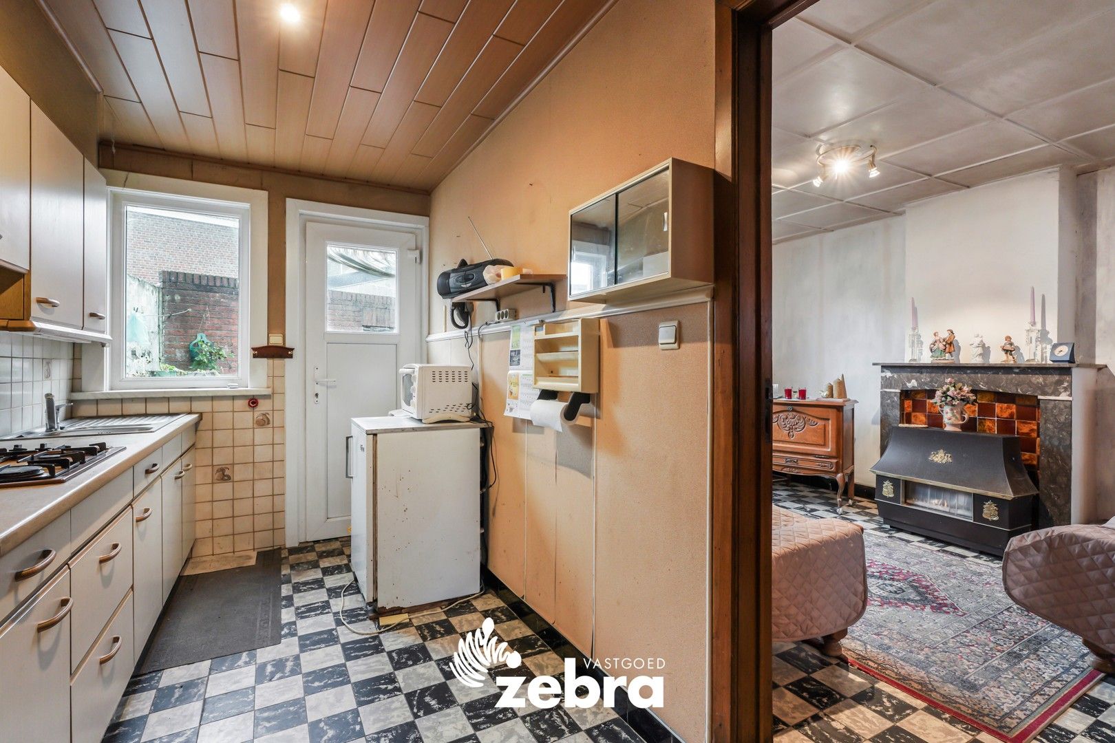 Te renoveren stadswoning met aparte garage in centrum Tielt. foto 6