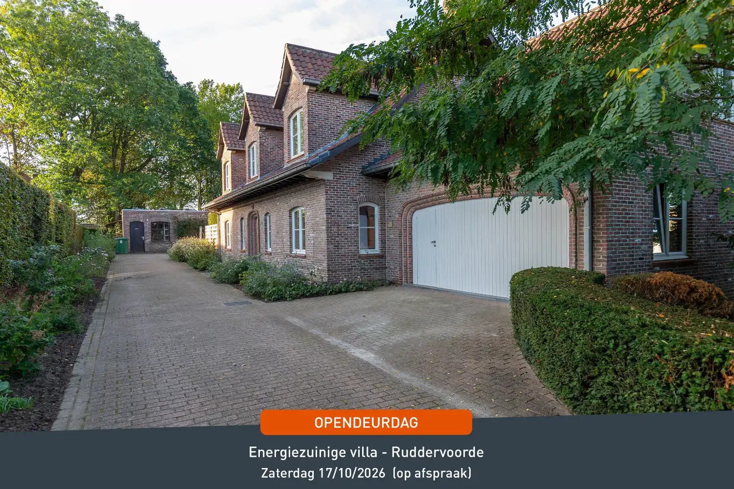 Prachtige smaakvolle gerenoveerde villa met uniek bijgebouw op een perceel van 2021m²  en 5 slaapkamers. foto {{pictureIndex}}