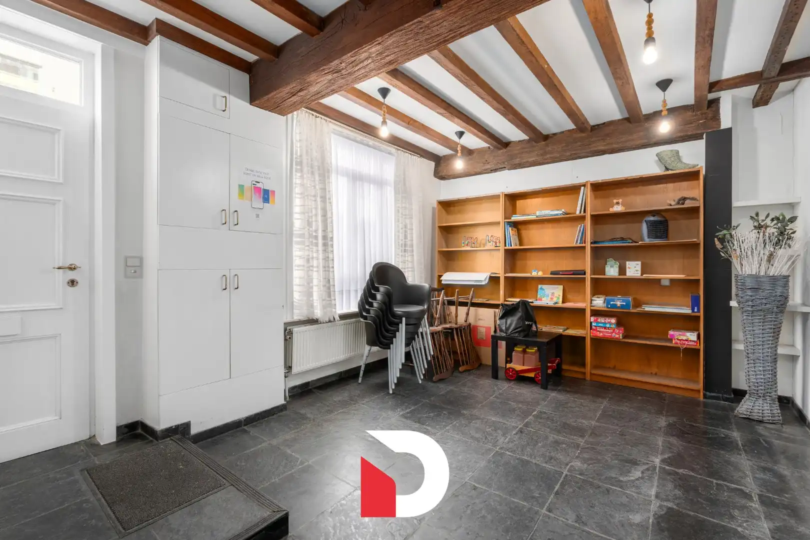 Karaktervolle woning met uitzonderlijk potentieel in hartje Brugge foto 3