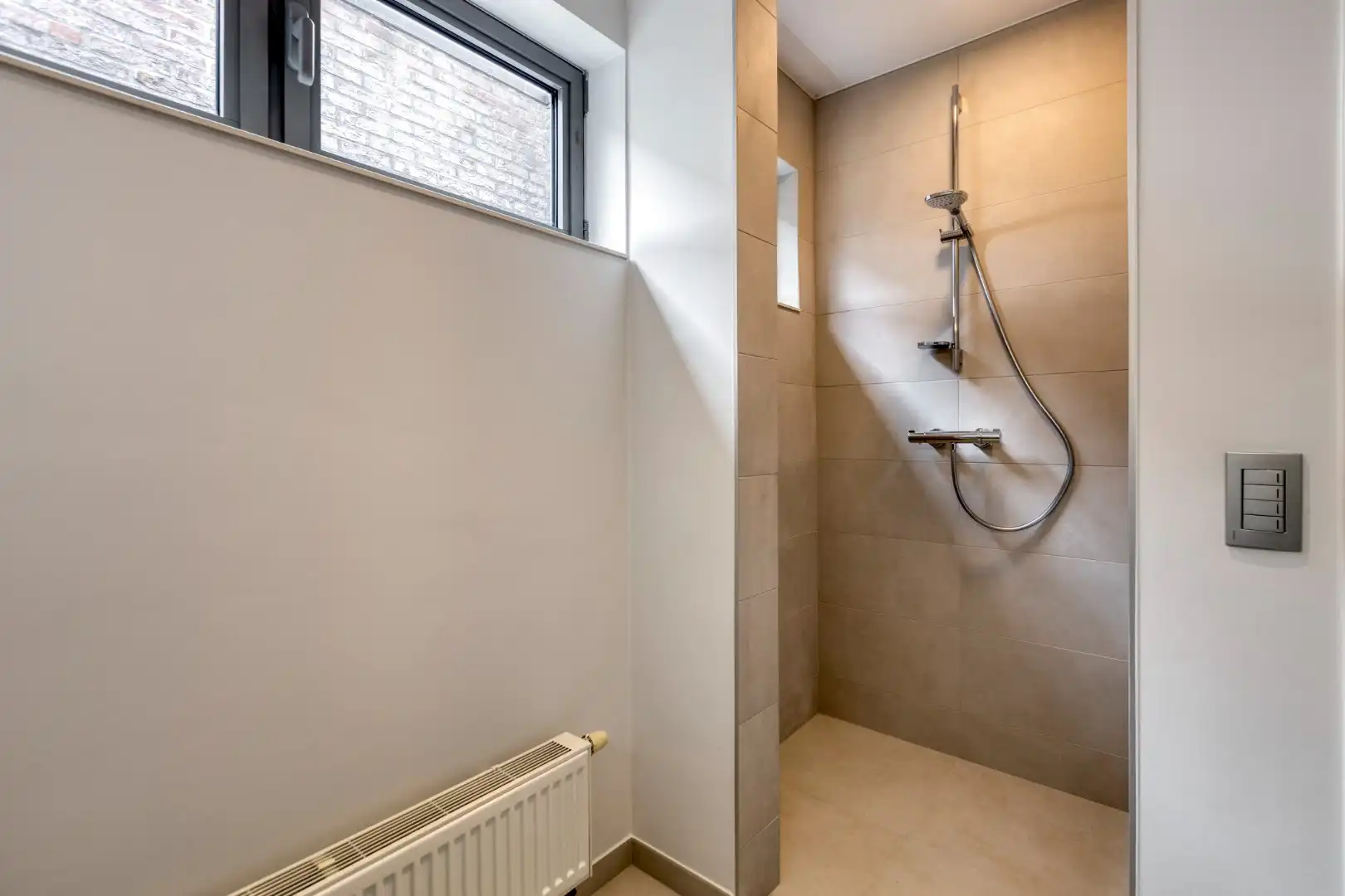 Moderne, instapklare gezinswoning met 3 slpks in een doodlopende straat te Mol-Donk !  foto 22