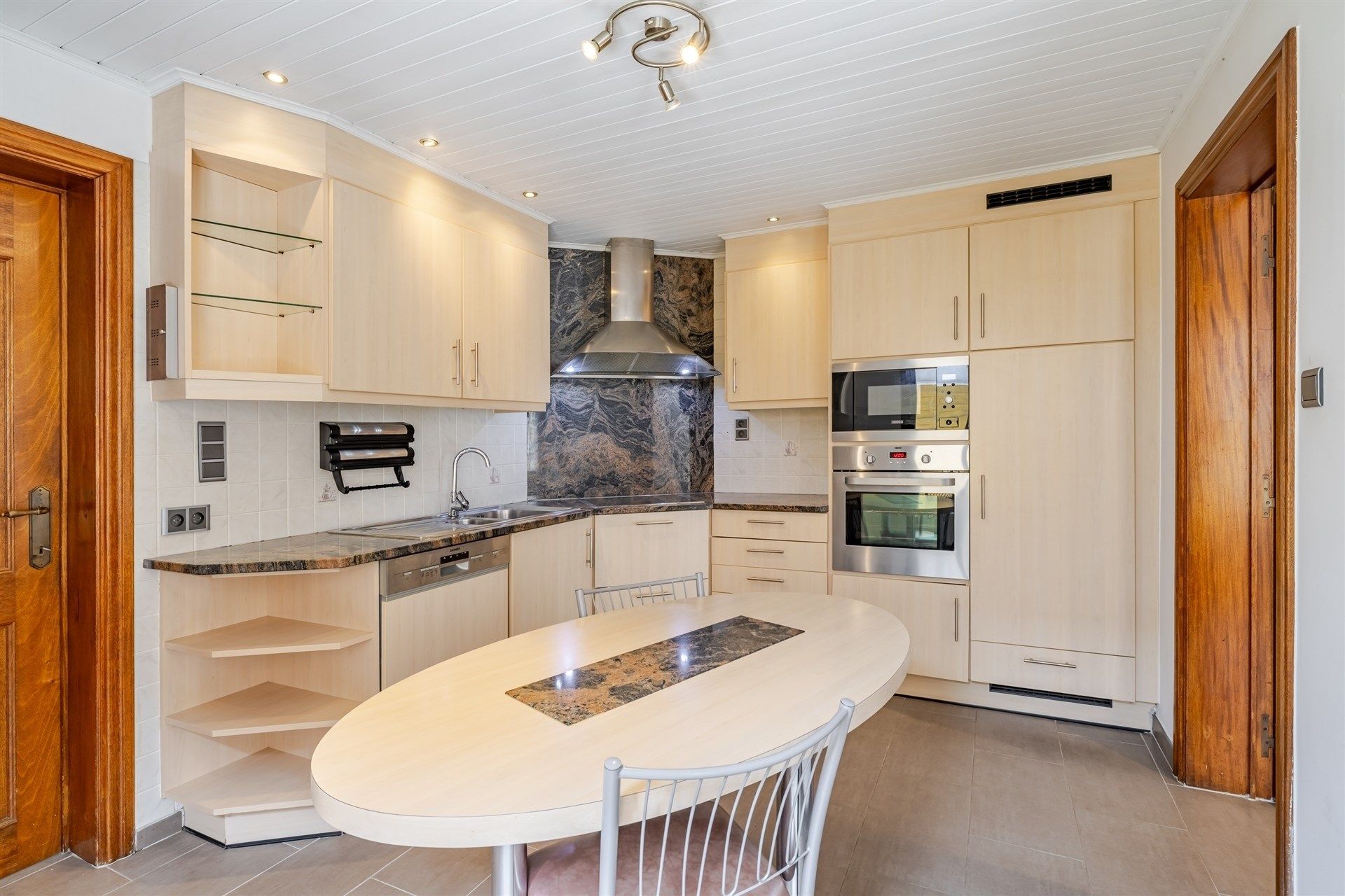 TOPPER! Instapklare woning met 3 slaapkamers! foto 2