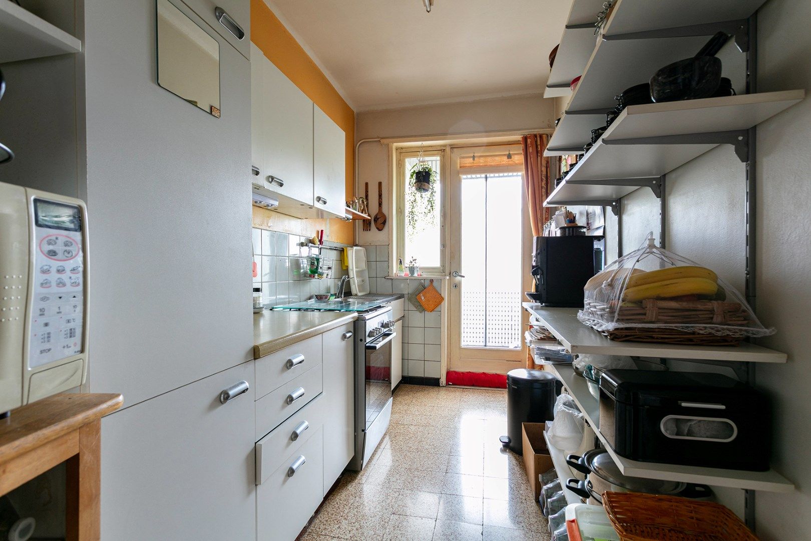 Te renoveren 2-slaapkamer appartement (107m²) met twee terrassen! foto 5