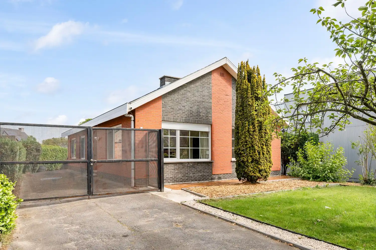 INSTAPKLARE WONING MET 3 SLAAPKAMERS + VOLLEDIG ONDERKELDERD foto 3