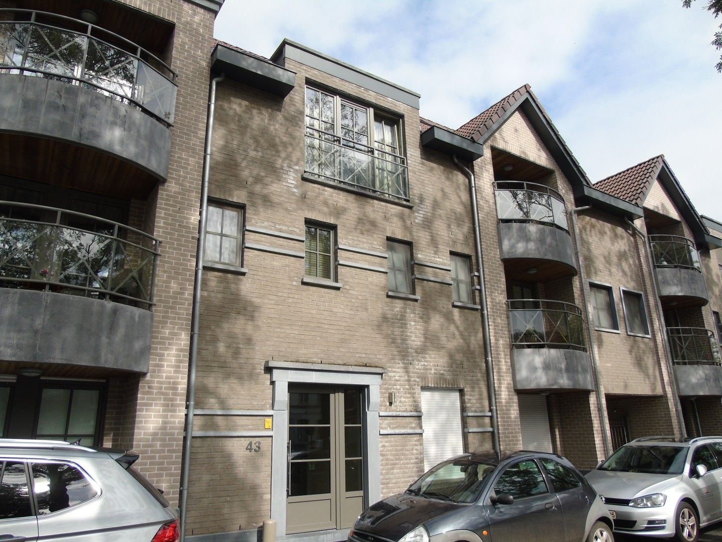 Instapklaar ruim appartement met 1 slpk en terras foto {{pictureIndex}}