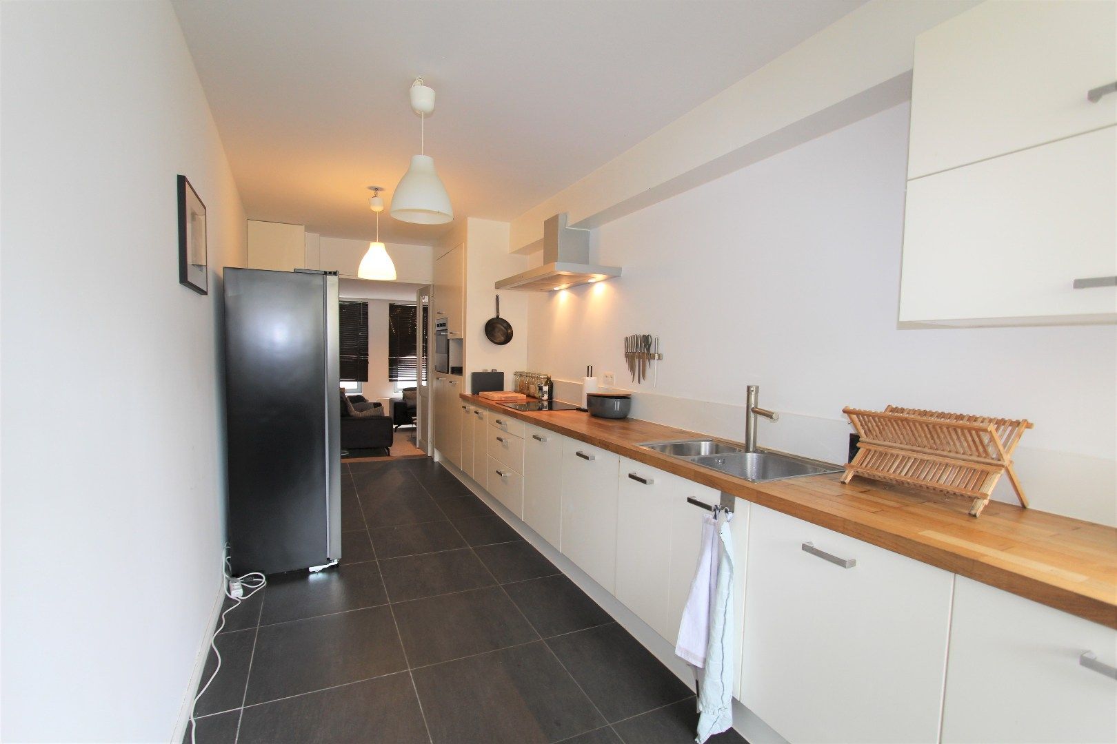 MODERN GELIJKVLOERS APPARTEMENT MET GROOT TERRAS EN PRIVATE PARKING foto 7