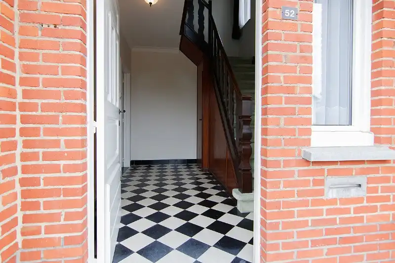 TRADITIONELE WONING VLAK BIJ DE STAD EN HET KANAAL foto 4