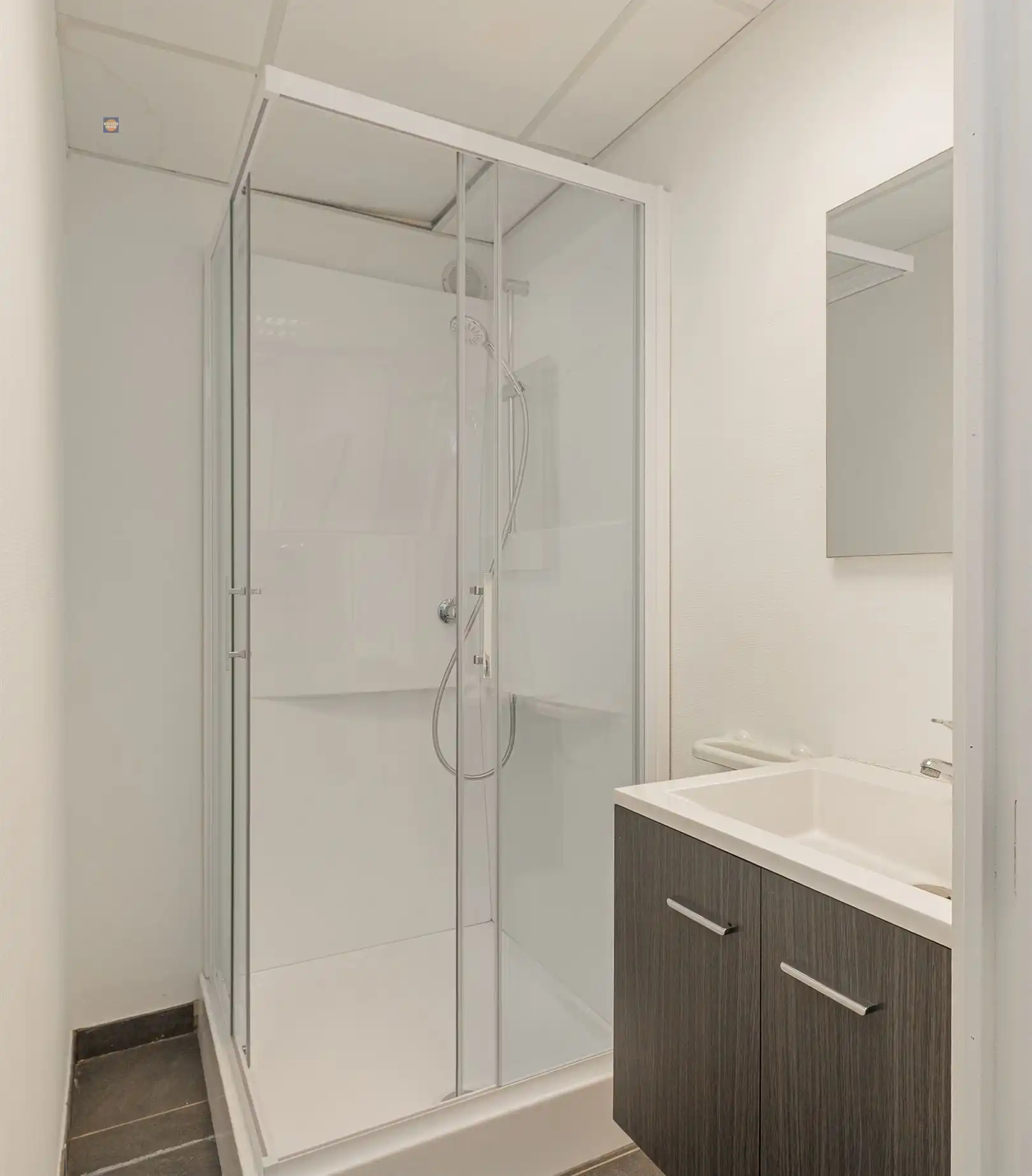 Unieke handelsruimte in het hart van het dorp foto 9