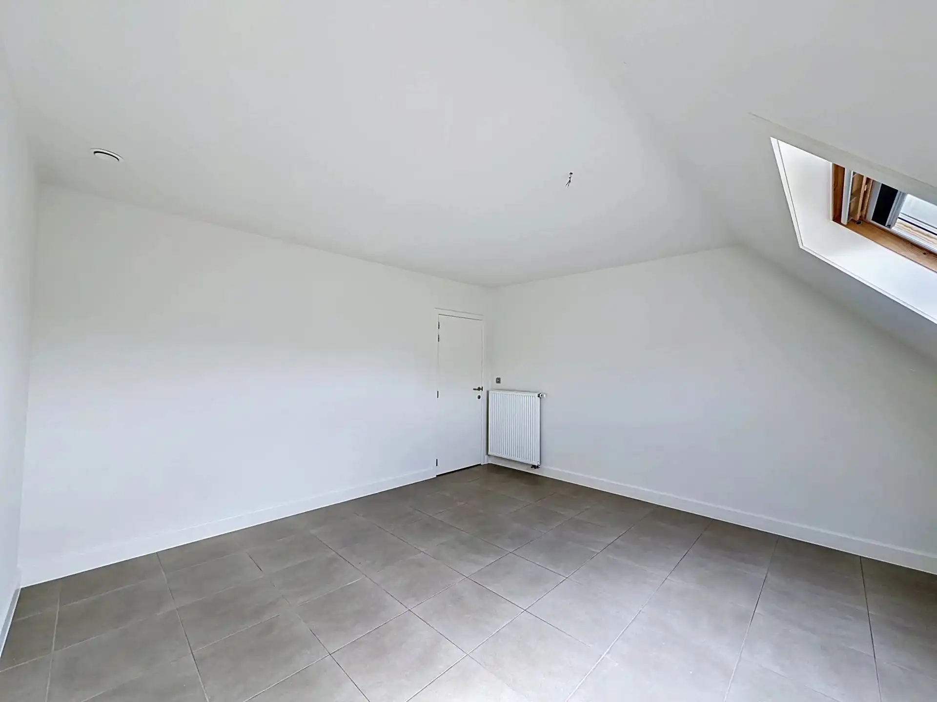 Gezellige woning met 2 grote slaapkamers, tuin en carport foto 20