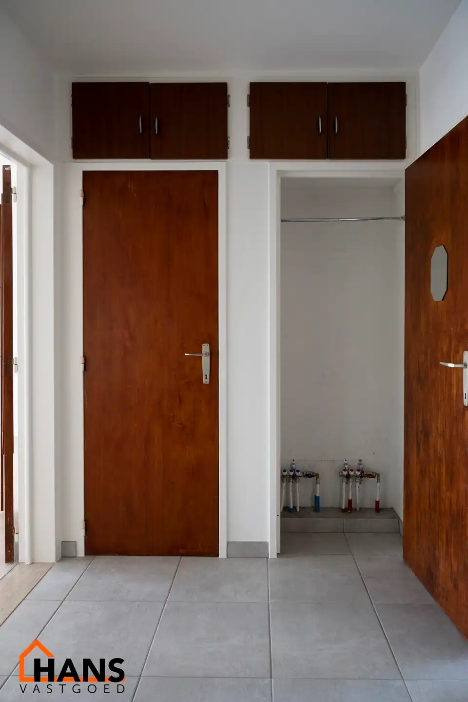 2 slaapkamerappartement met garage. foto 7