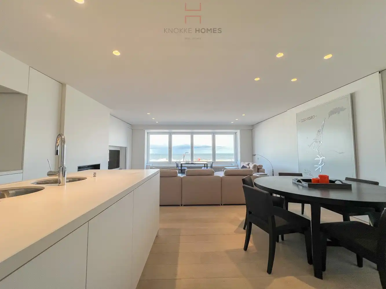 Stijlvol en luxueus ingericht appartement met een frontaal zeezicht en drie kamers, gelegen aan het Rubensplein foto 7