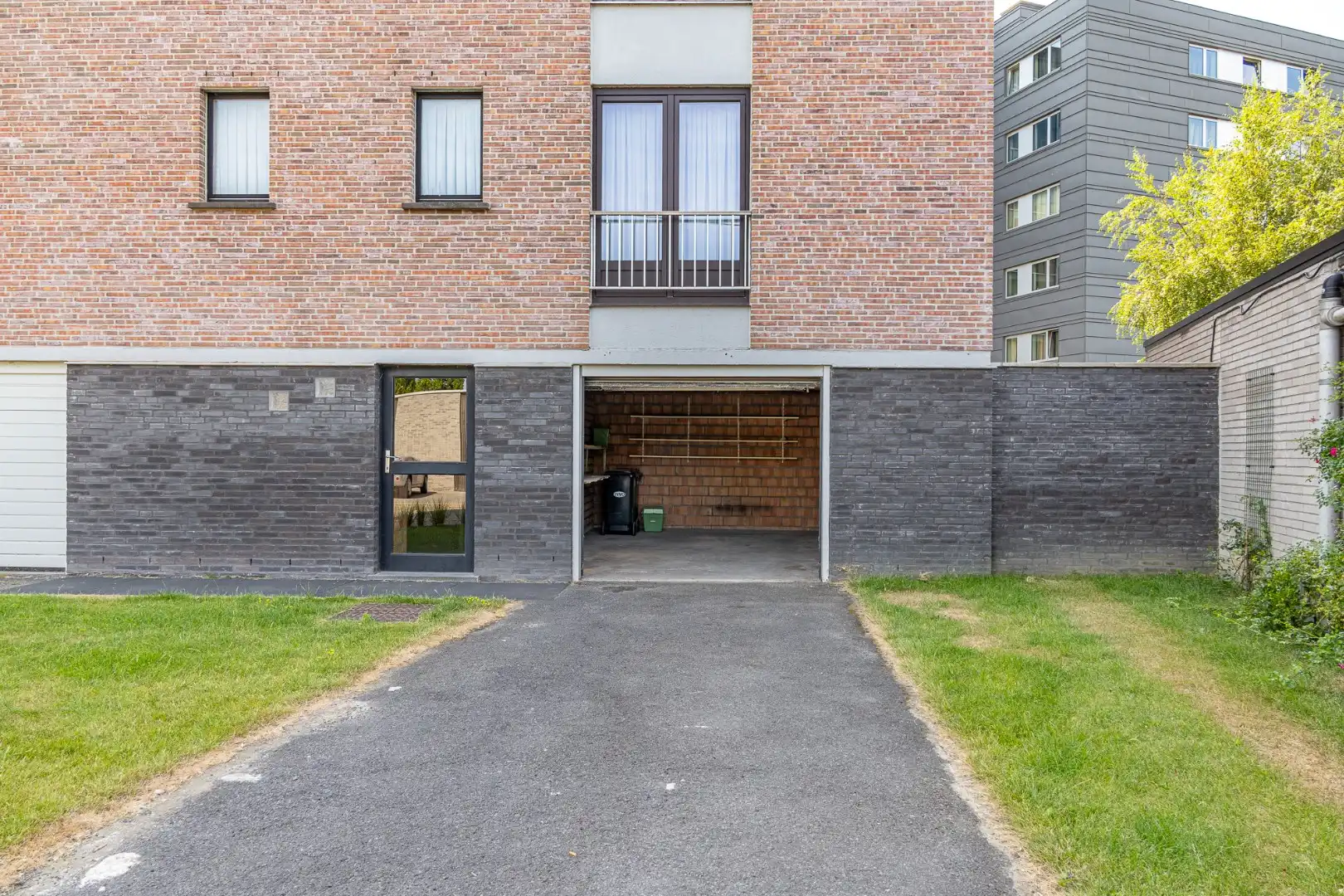 Appartement met drie slaapkamers en garage in Ieper foto 2