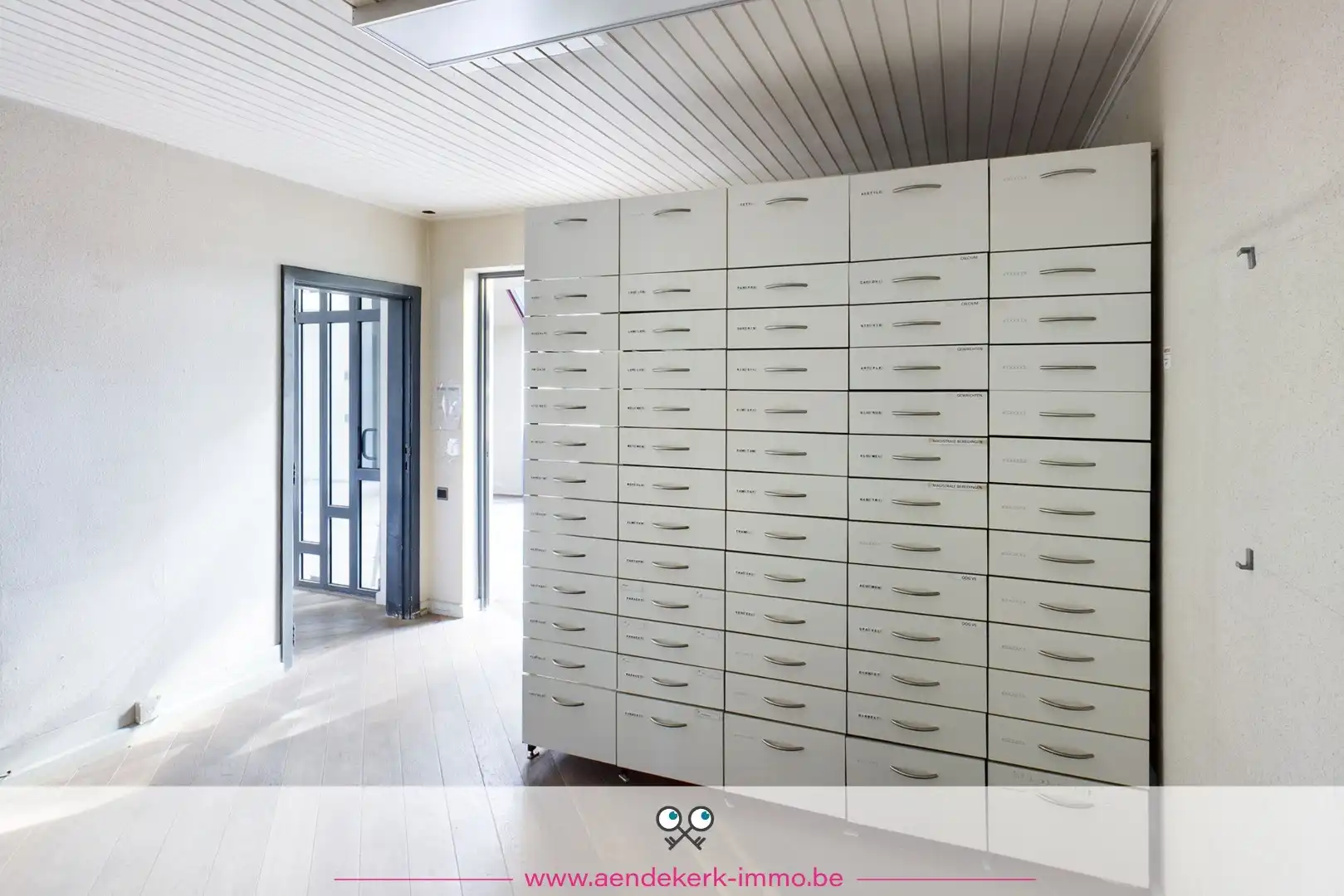 Woning met handelsruimte in het centrum van Kinrooi foto 10