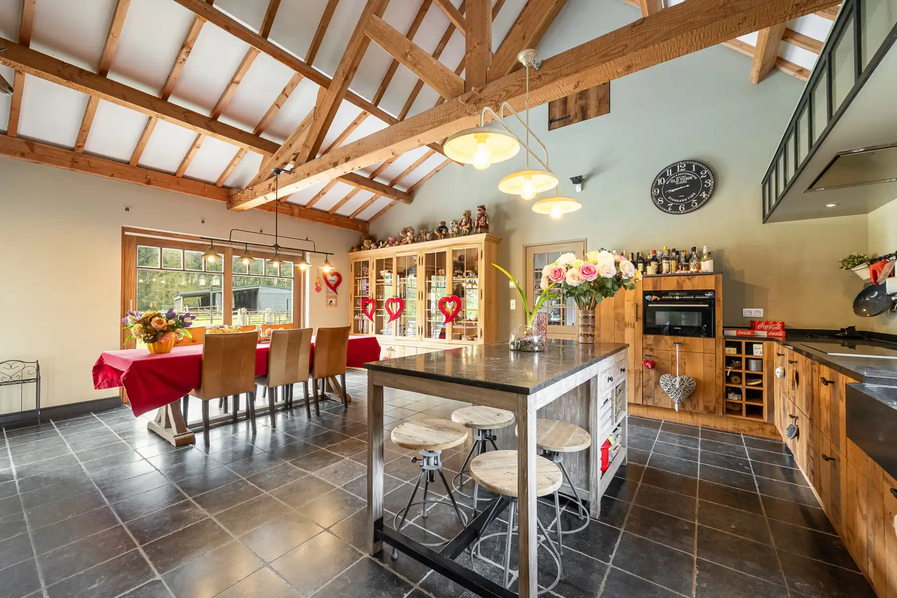 GELIJKVLOERSE WONING, IDAAL VOOR PAARDENLIEFHEBBERS foto 2