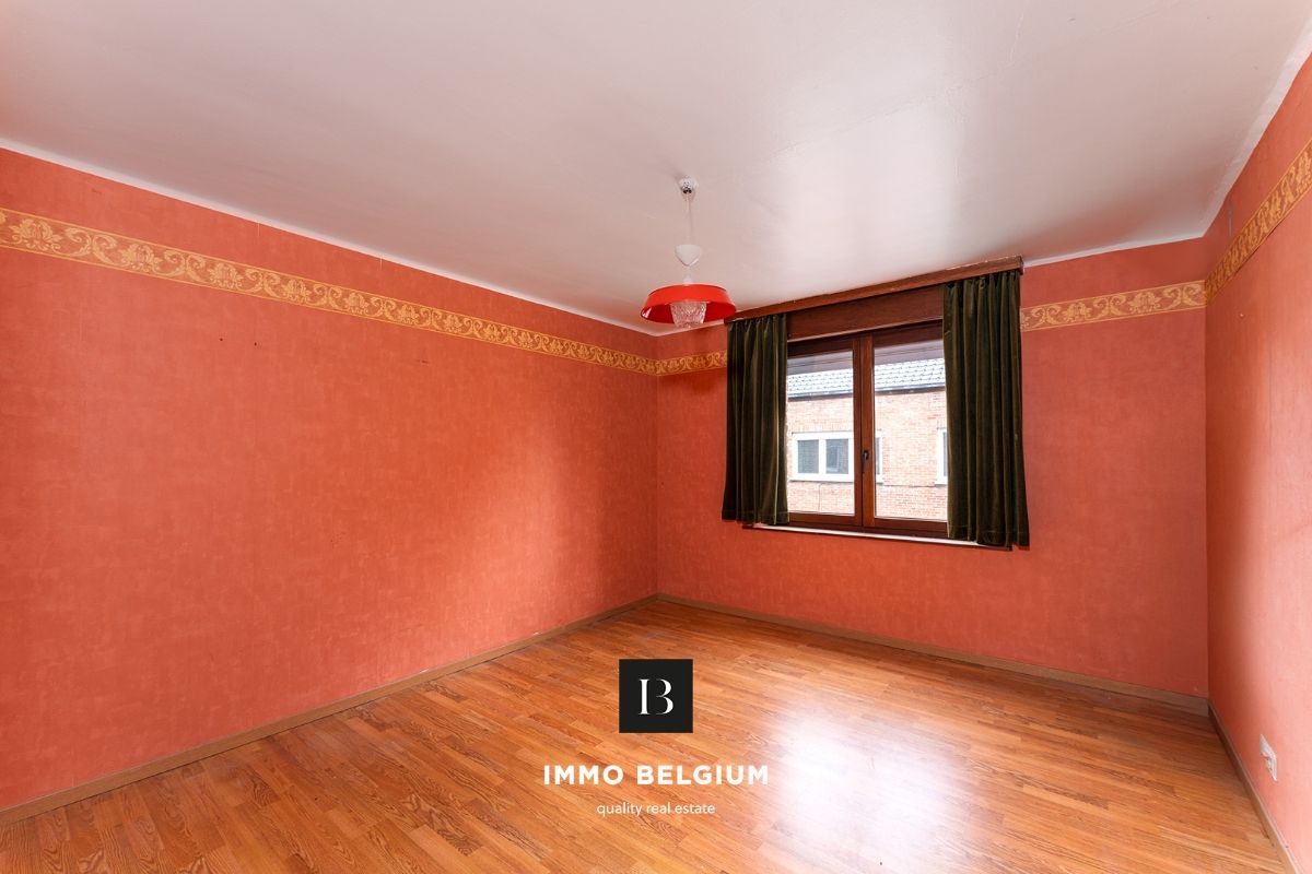 Totaal te renoveren woning in de Noordzeestraat foto 9