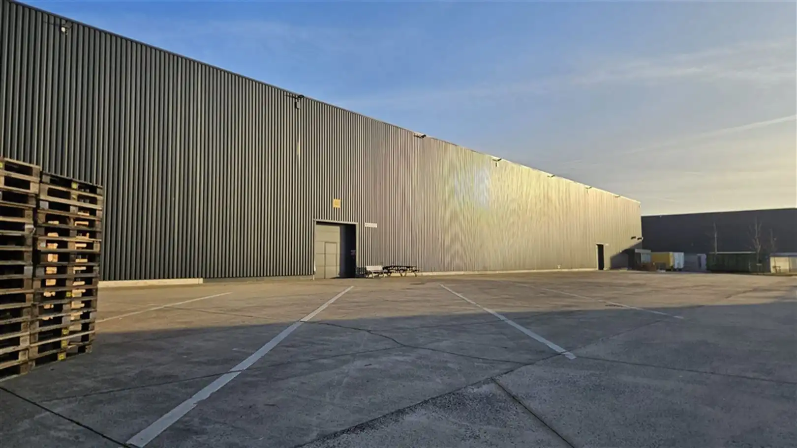 Logistiek met kantoren foto 3