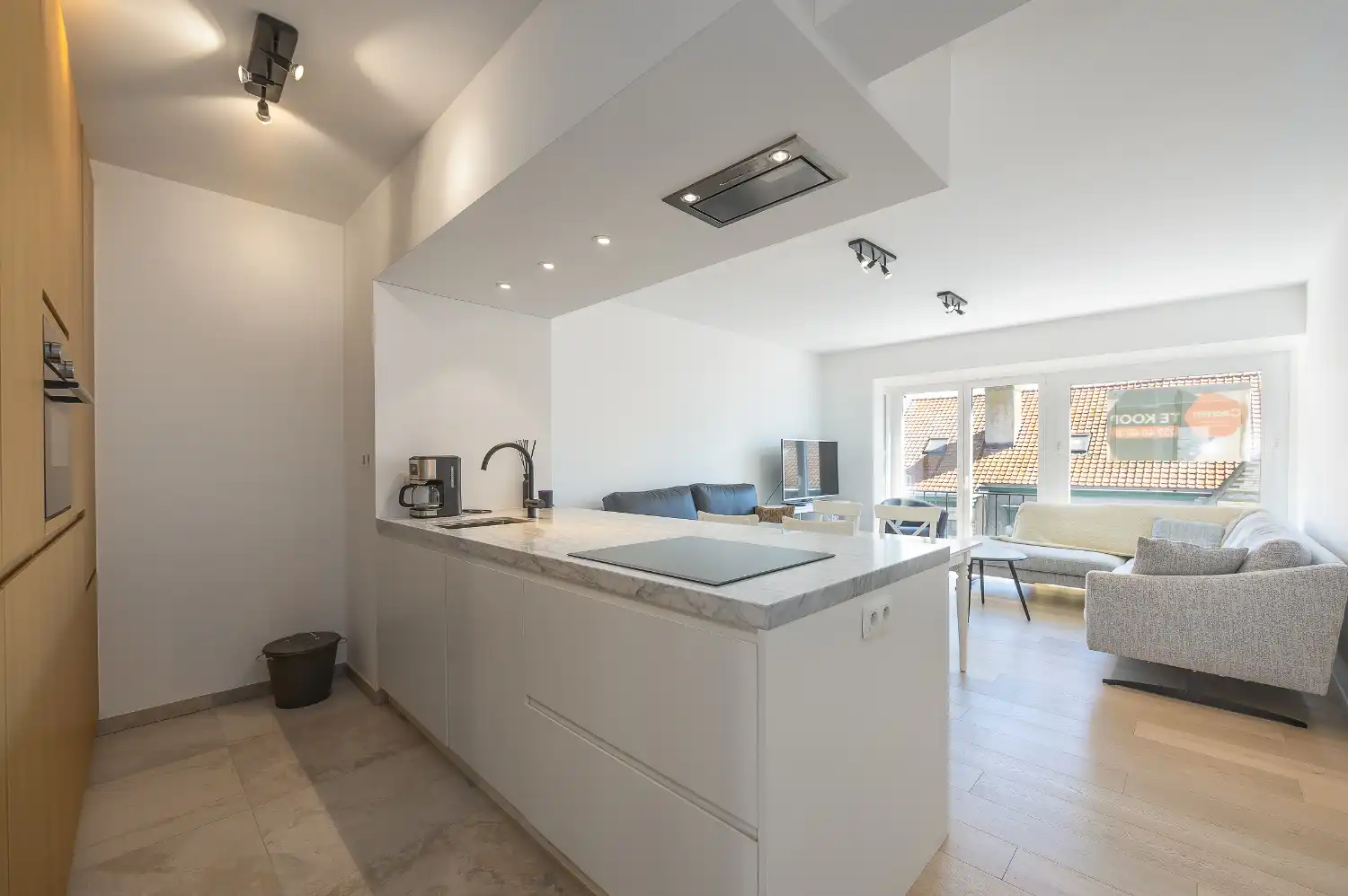 Gerenoveerd appartement in hartje Oostende foto {{pictureIndex}}