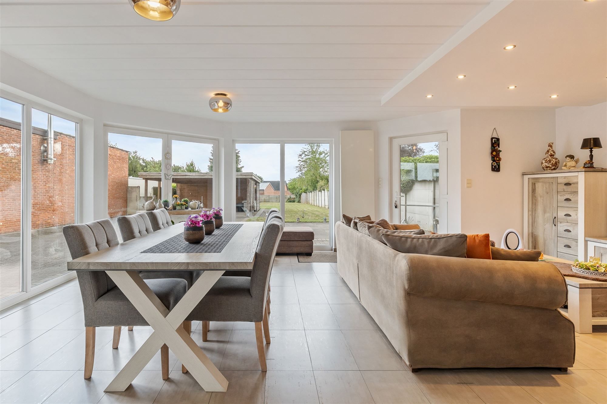 PERFECT ONDERHOUDEN GELIJKVLOERS APPARTEMENT MET 2 SLAAPKAMERS EN RUIME TUIN MET CARPORT EN BERGING TE HEUSDEN foto 6