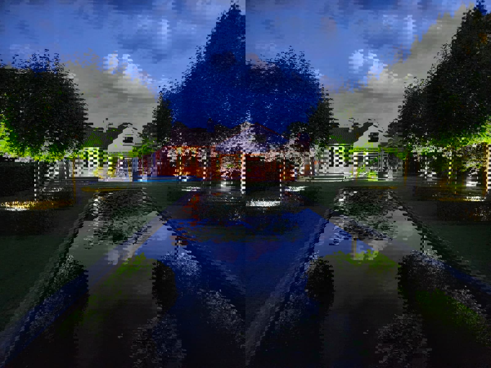 Villa op 6min van de E40 foto {{pictureIndex}}