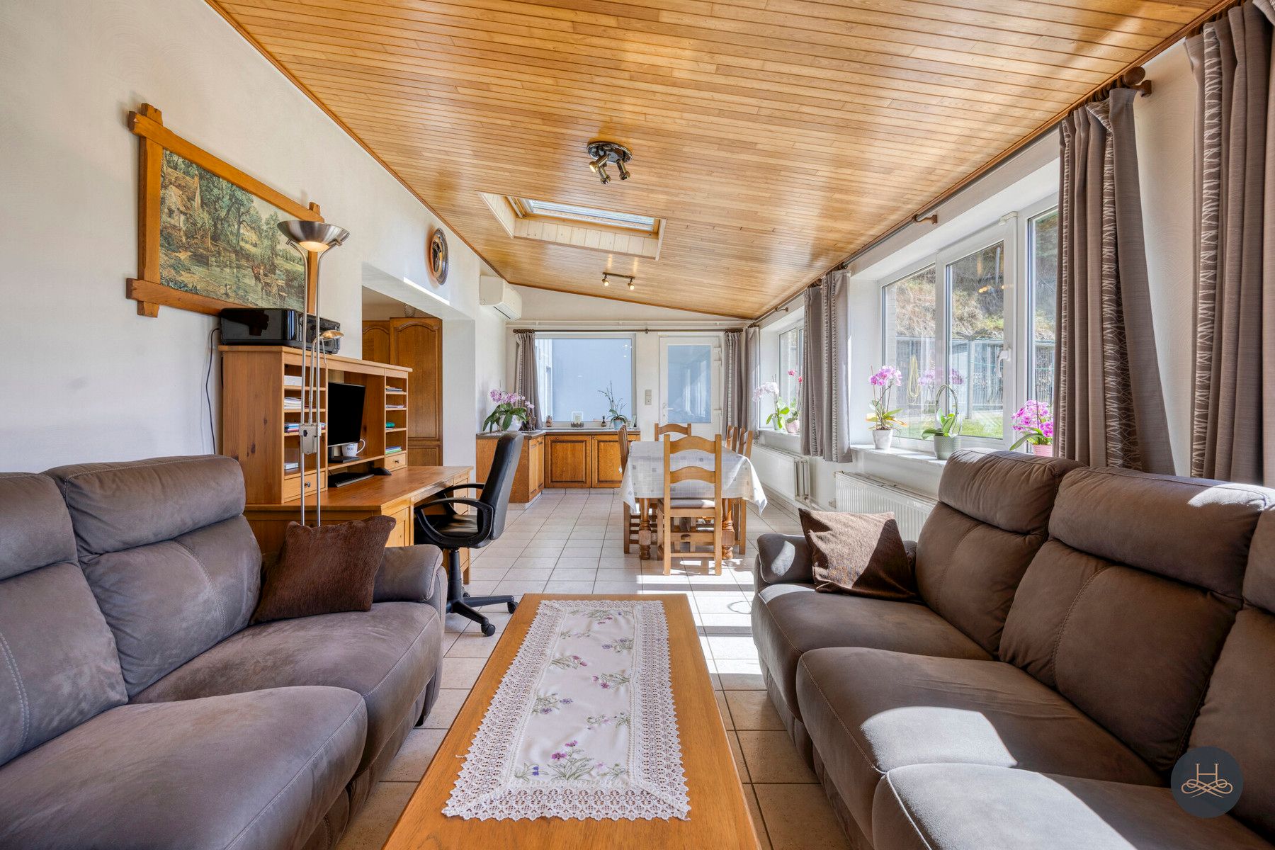 Woning met ruime loods op royaal perceel foto 10