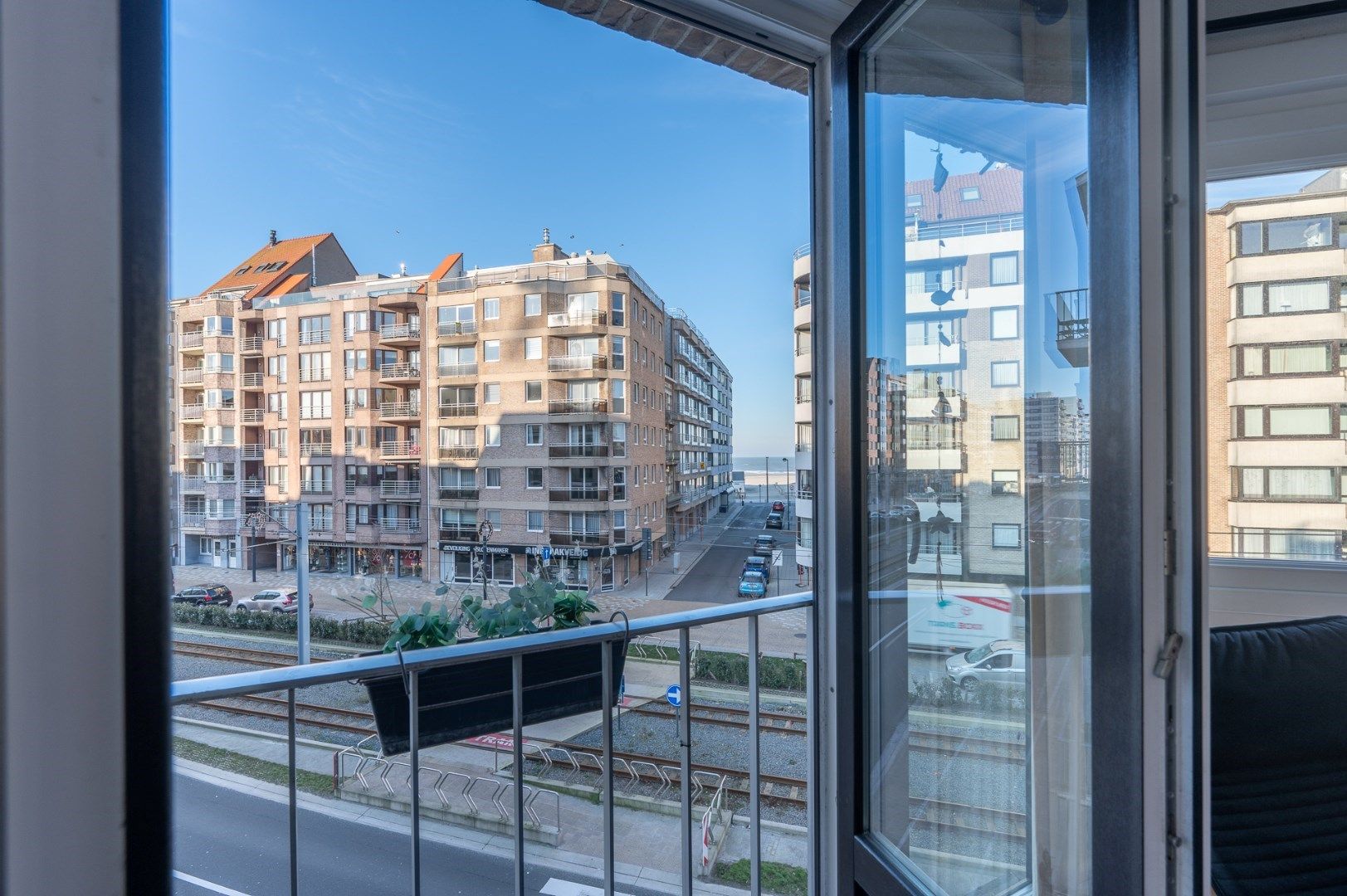 Lichtrijk hoekappartement met 2 grote slaapkamers foto 6