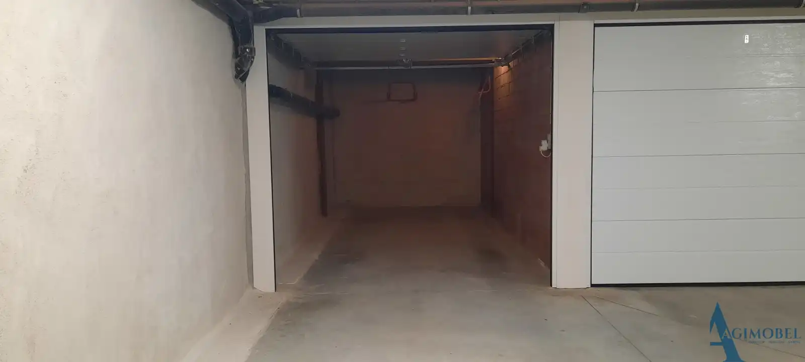 garagebox op niveau -1 -op de P. Parmentierlaan nabij de Zeedijk foto 2