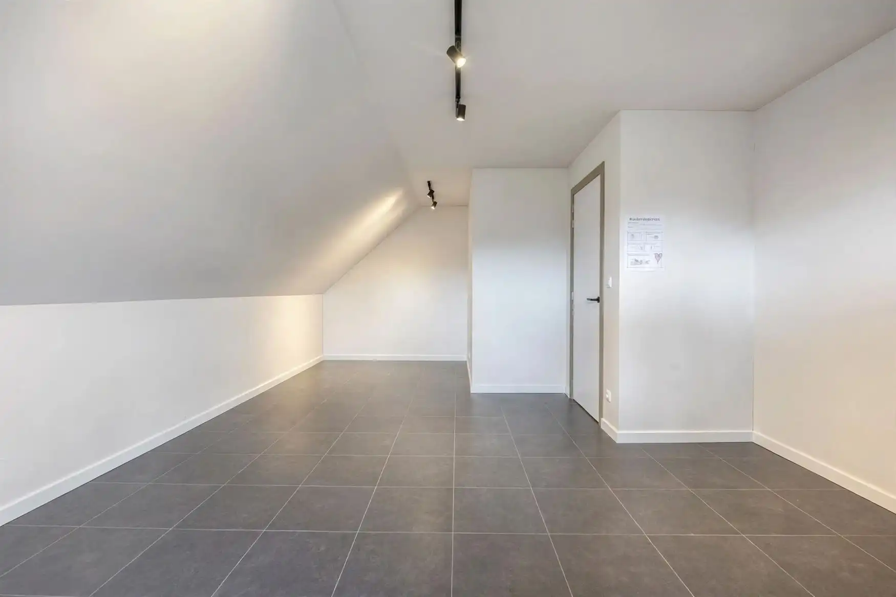 Uitzonderlijke nieuwbouwwoning in landelijke stijl foto 20