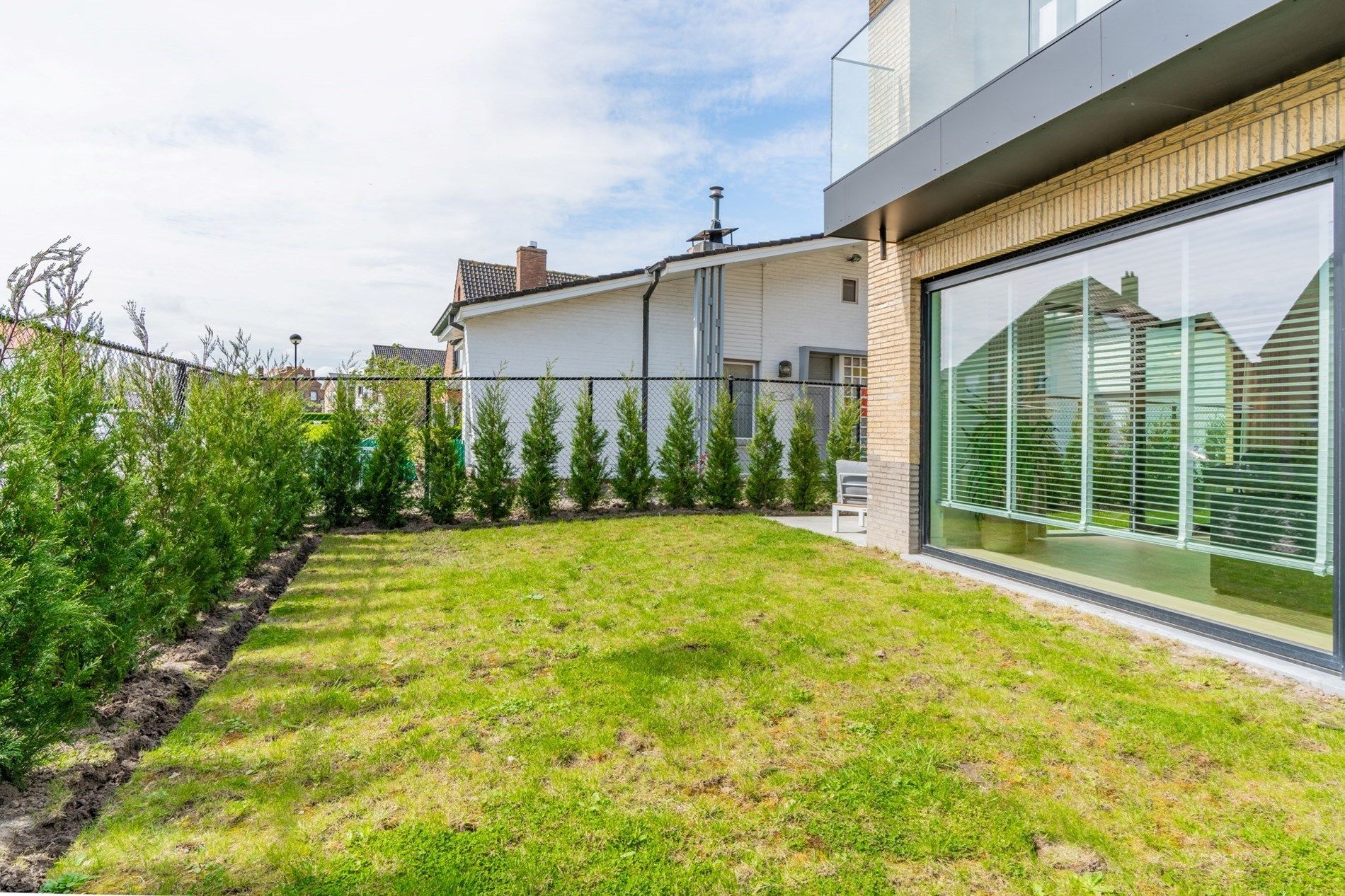 Alleenstaande en vernieuwde villa te Heist-aan-Zee foto 26