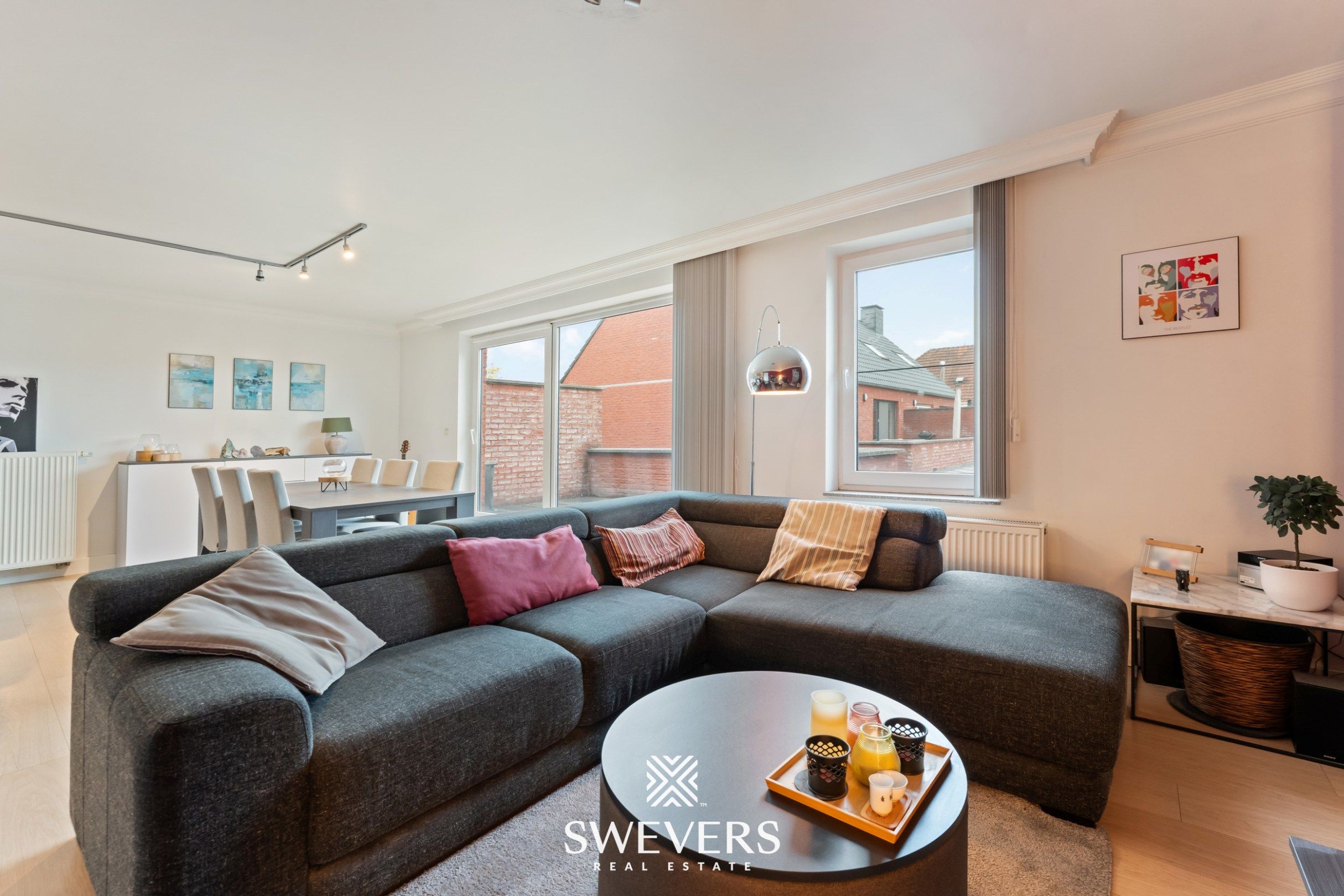 Lichtrijk Appartement met Zuidterras in Hartje Koersel. foto 5